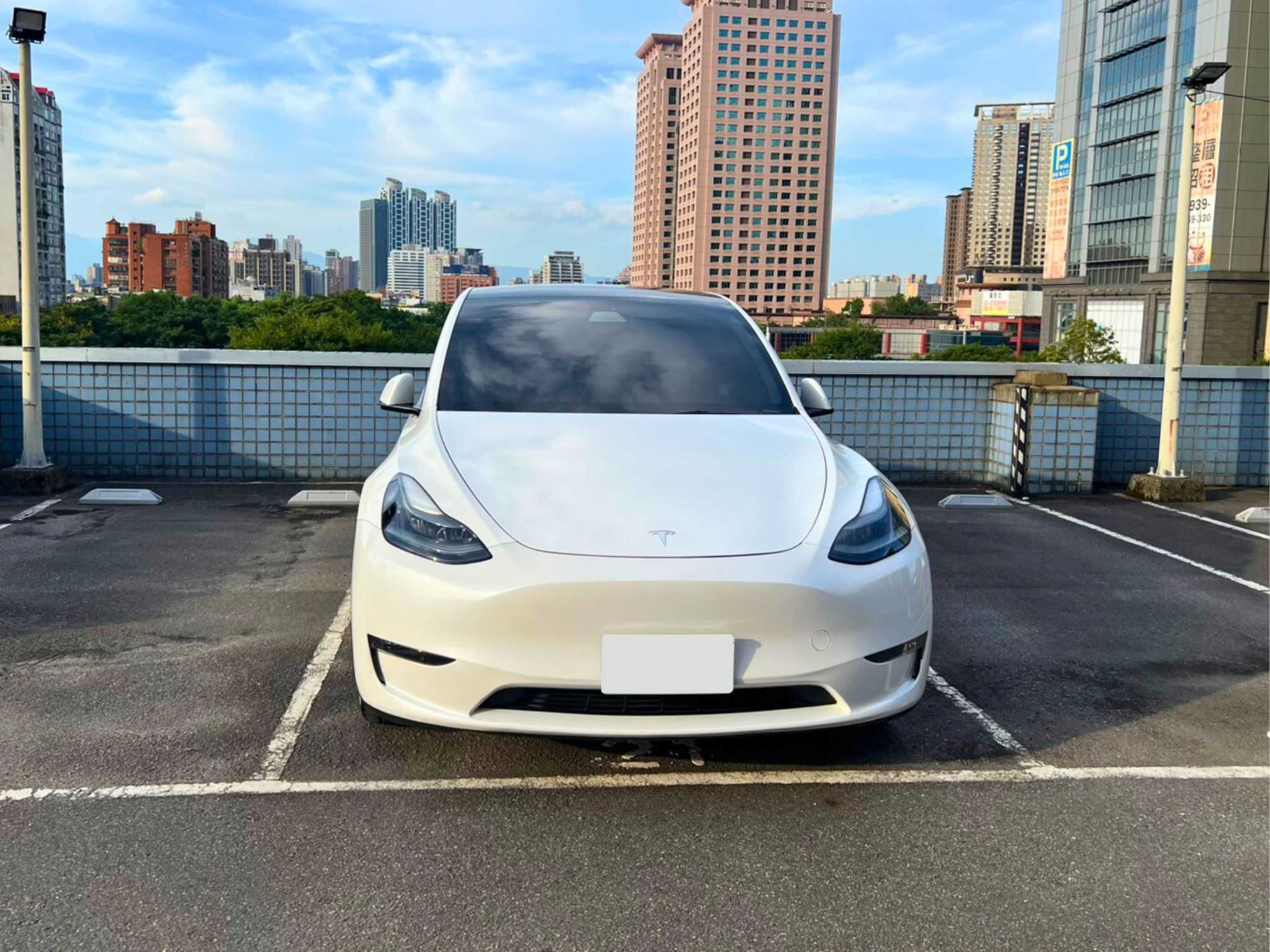 Tesla Model Y 租車推薦