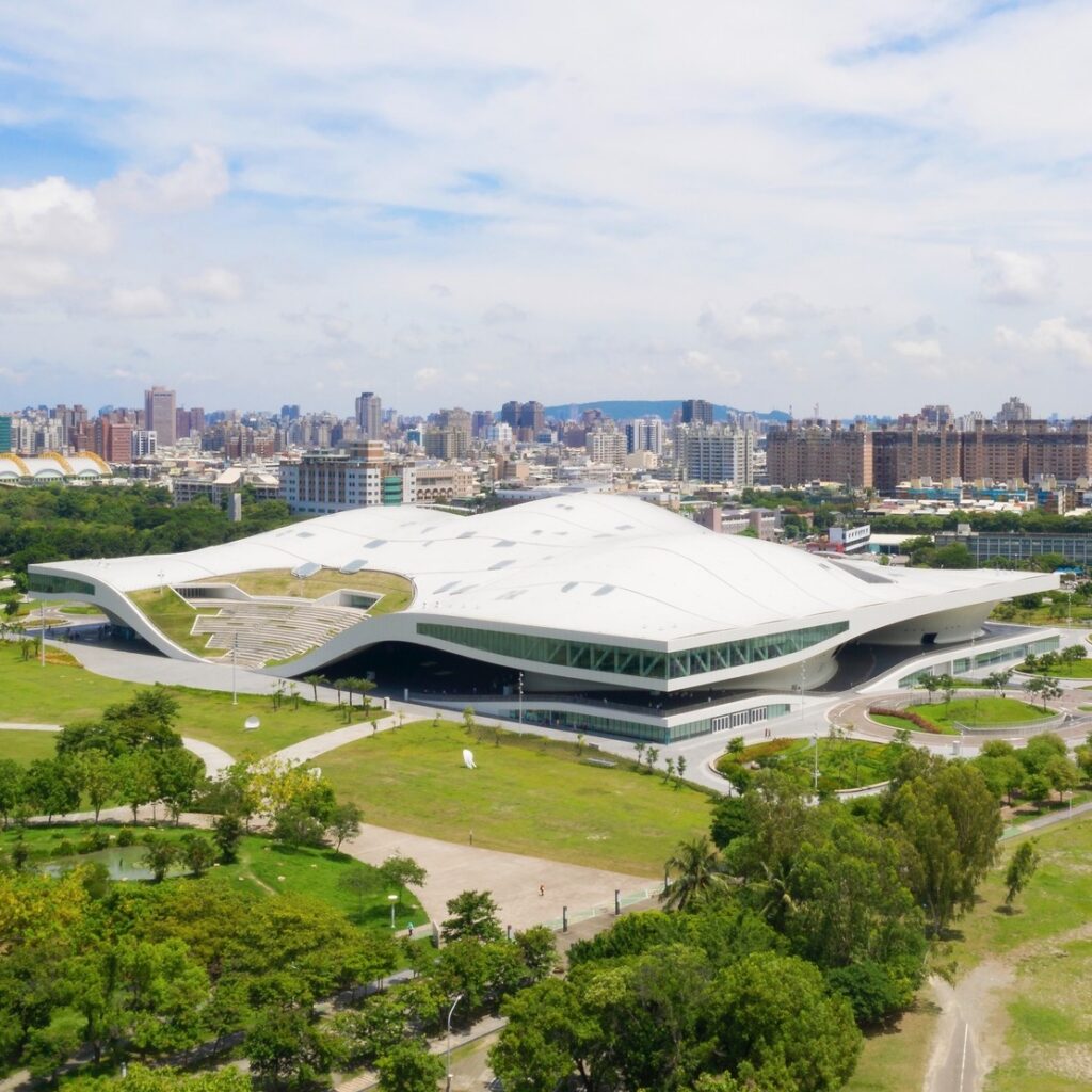 衛武營國家藝術文化中心:大草地上的劇場公園